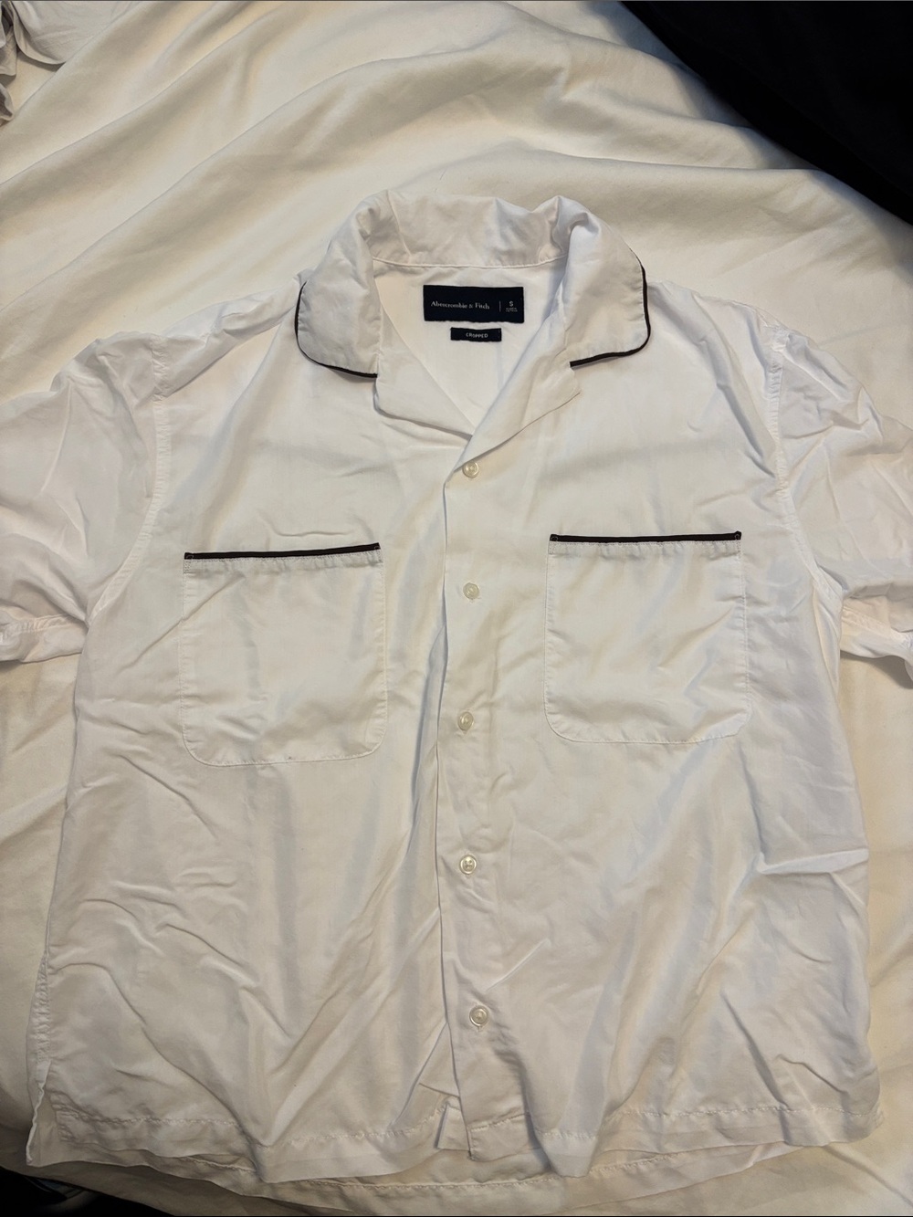 Abercrombie & Fitch White Short-Sleeve Button-Down Shirt with Black Piping